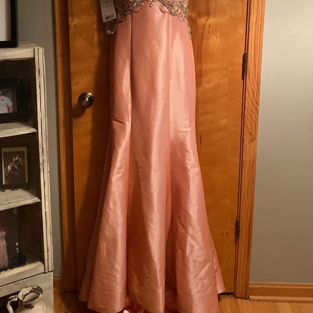 Macduggal blush color new dress size 4